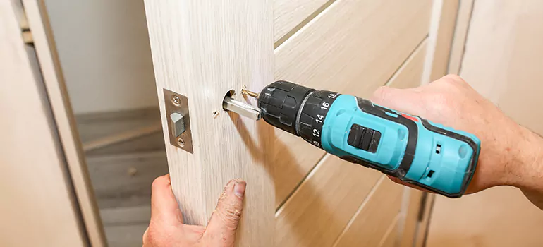 Old Door Knob Repair in Palo Alto, CA